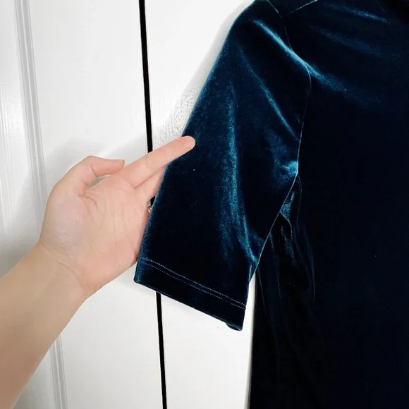 Banana Republic Blue Teal Green Velvet Mock Neck Top Size S - Picture 3 of 5